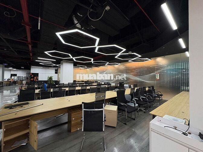 Cho thuê VĂN PHÒNG  tại ROYAL CITY