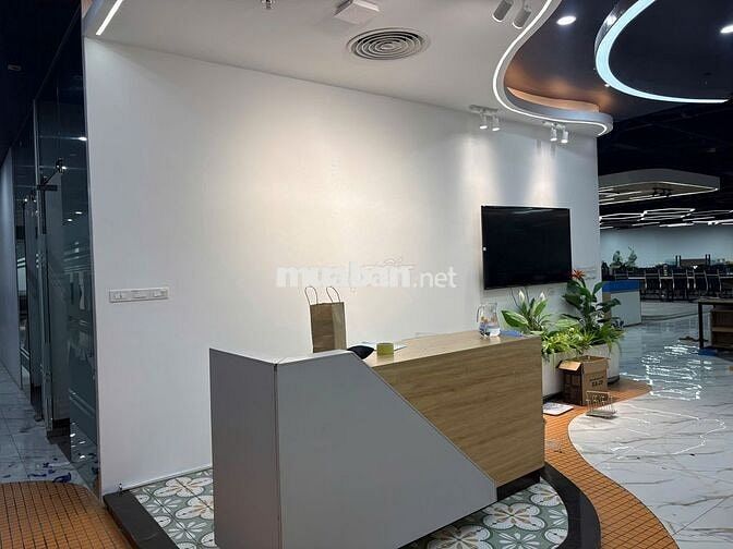 Cho thuê VĂN PHÒNG  tại ROYAL CITY