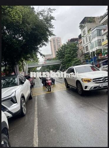 Tôi cần bán nhà Trần Quốc Hoàn 4tầng mặt ngõ ô tô chánh đỗ kinh doanh