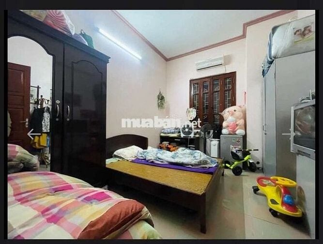 Tôi cần bán nhà Trần Quốc Hoàn 4tầng mặt ngõ ô tô chánh đỗ kinh doanh