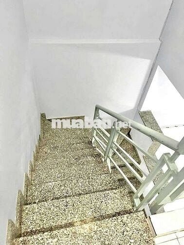 Nhà cho thuê Lê Đình Cẩn (2PN 2WC) gần chợ, nhà mới sơn, vô ở ngay