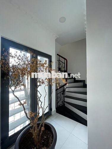 Tòa nhà 8 tầng MT Nguyễn Văn Trỗi, P. Nhuận - 29,9 tỷ - HH 1%