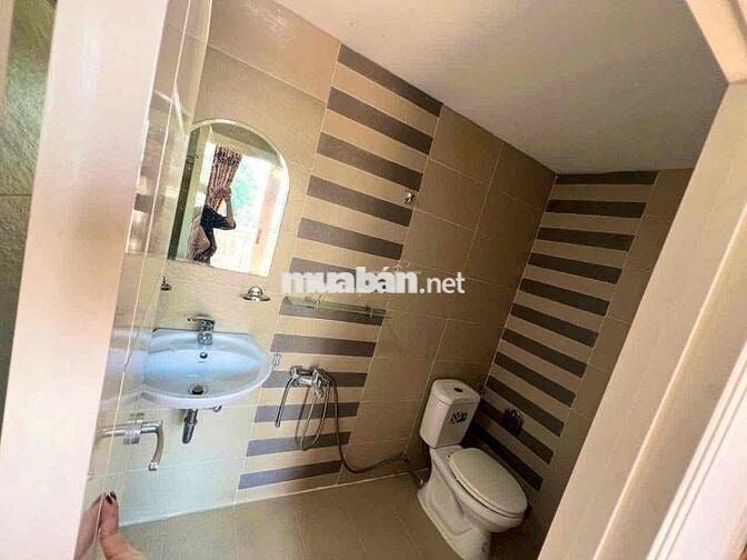 Cho thuê Kho + nhà mặt tiền kinh doanh gần chợ Cầu 10x50 m