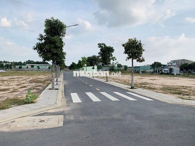 CẦN BÁN LÔ GÓC GIÁ 1,5 TỶ (100M2) LIỀN KỀ SÂN BAY LONG THÀNH