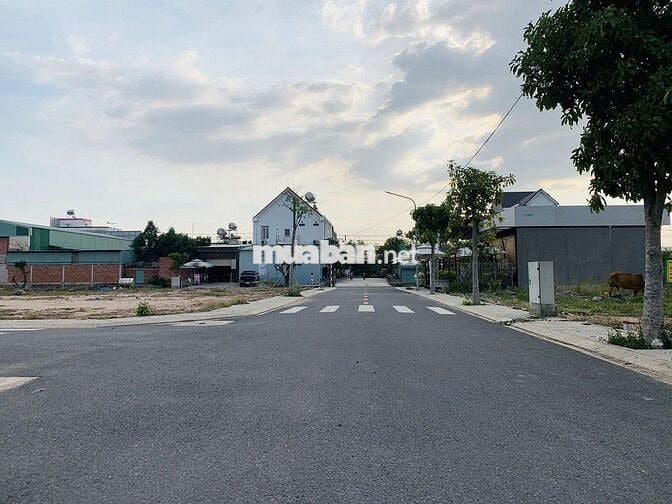 CẦN BÁN LÔ GÓC GIÁ 1,5 TỶ (100M2) LIỀN KỀ SÂN BAY LONG THÀNH