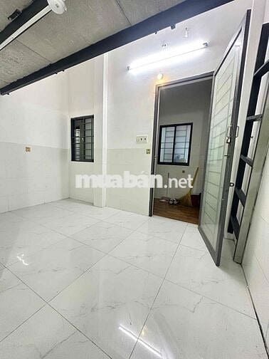 PHÒNG TRỌ GÁC MỚI - AN NINH GẦN VÒNG XOAY PHÚ LÂM