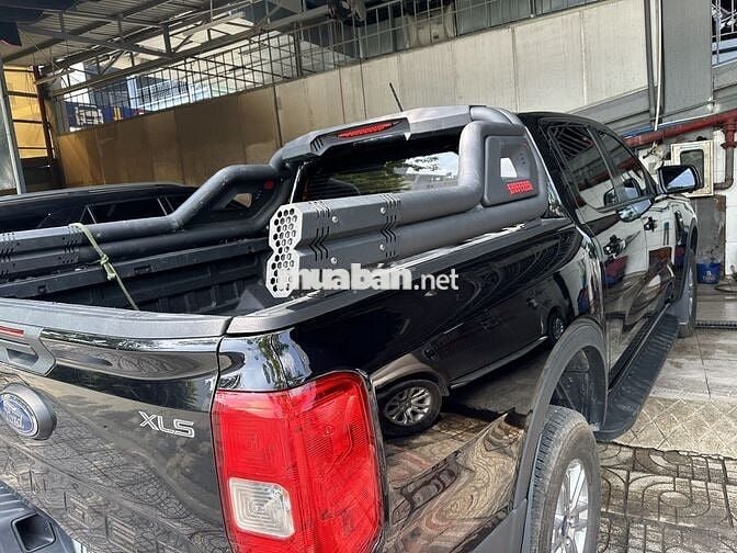 Ford Ranger XLS 2.0L 4x2 AT 2023 vay Ngân Hàng 75%
