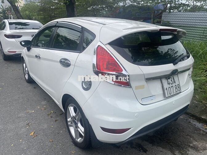 Ford Fiesta 2012 1.6AT Hatchback