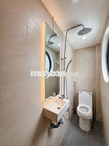 Siêu phâm 3 tầng Nguyễn Hữu Cảnh.2 PN.3WC. Full Nội Thất Cạnh Quận 1