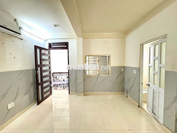 PHÒNG TRỌ CÓ BAN CÔNG THOÁNG GẦN ĐẠI HỌC CÔNG NGHIỆP