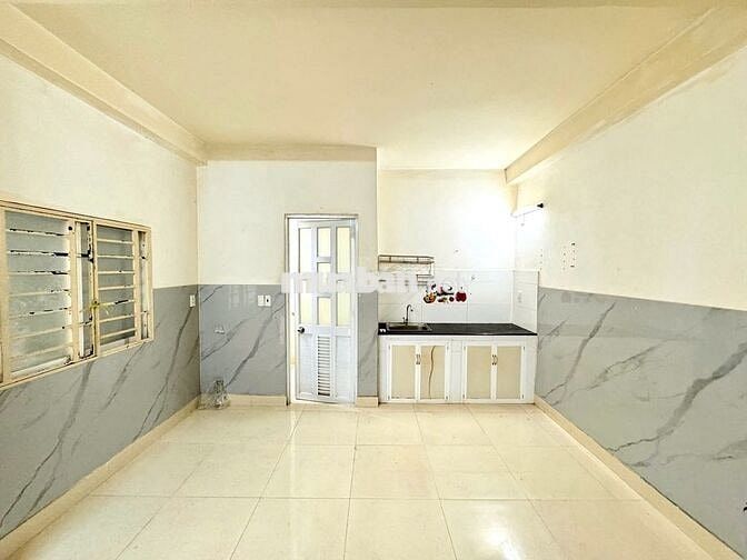 PHÒNG TRỌ CÓ BAN CÔNG THOÁNG GẦN ĐẠI HỌC CÔNG NGHIỆP