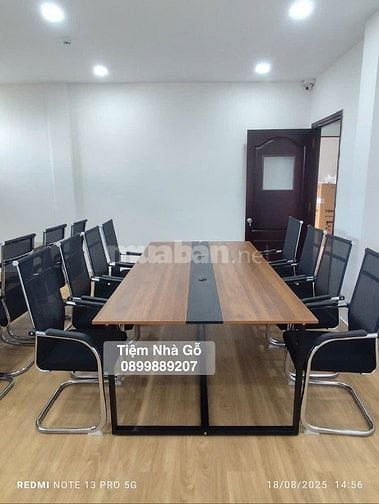 Bàn họp chân sắt dành cho 6-8 người ngồi