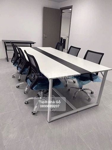 Bàn họp chân sắt dành cho 6-8 người ngồi