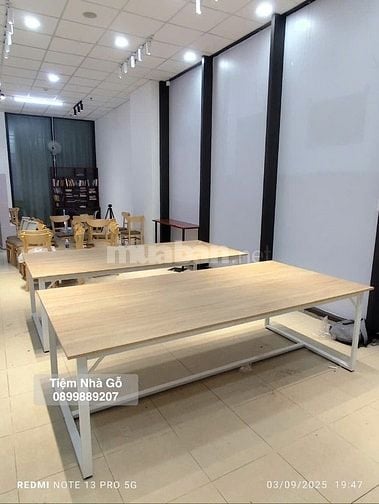 Bàn họp chân sắt dành cho 6-8 người ngồi