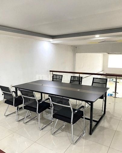 Bàn họp chân sắt dành cho 6-8 người ngồi