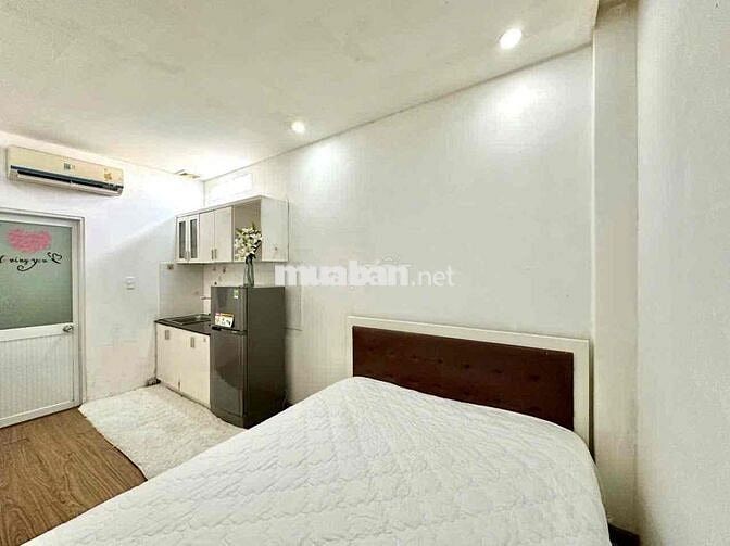 cho thuê phòng ban công/ cửa sổ sát đại học rmit