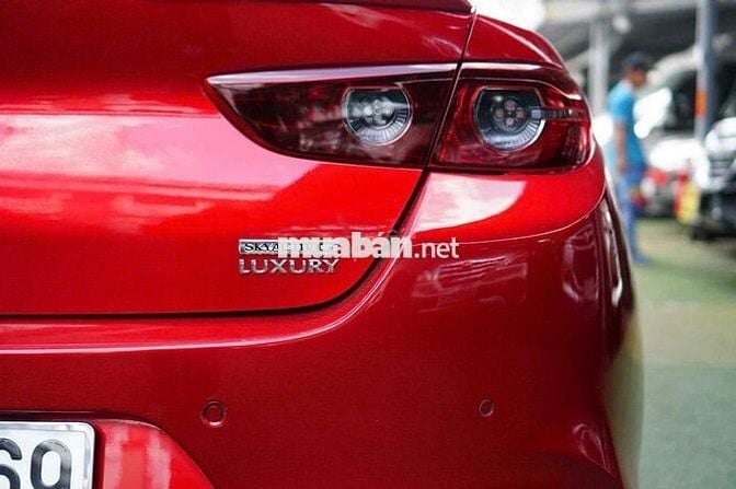 Mazda3 Luxury 2020 đỏ pha lê