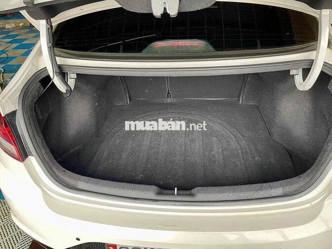 Hyundai Elantra 2020 2.0 AT Màu Trắng Cực Đẹp