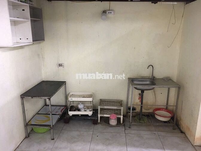 Cho thuê nhà lâu dài view mặt hồ thoáng mát