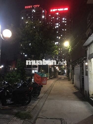 Cho thuê nhà lâu dài view mặt hồ thoáng mát