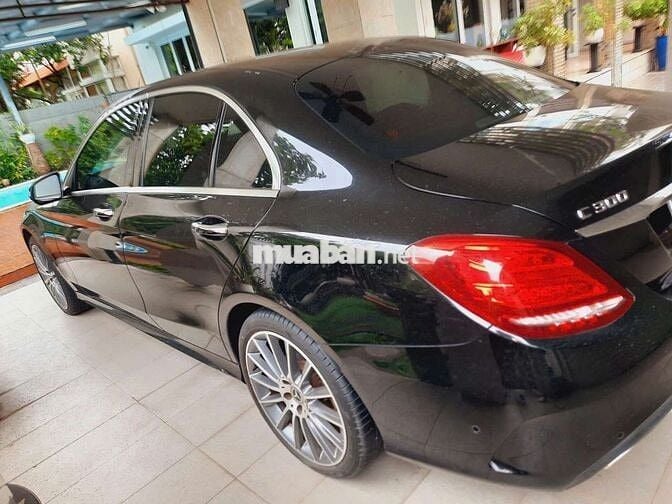 16 439 2017 C250 Exclusive - 51000 km