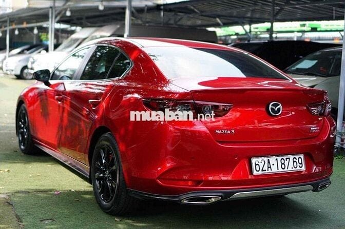 Mazda3 Luxury 2020 đỏ pha lê