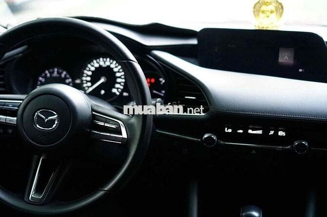 Mazda3 Luxury 2020 đỏ pha lê