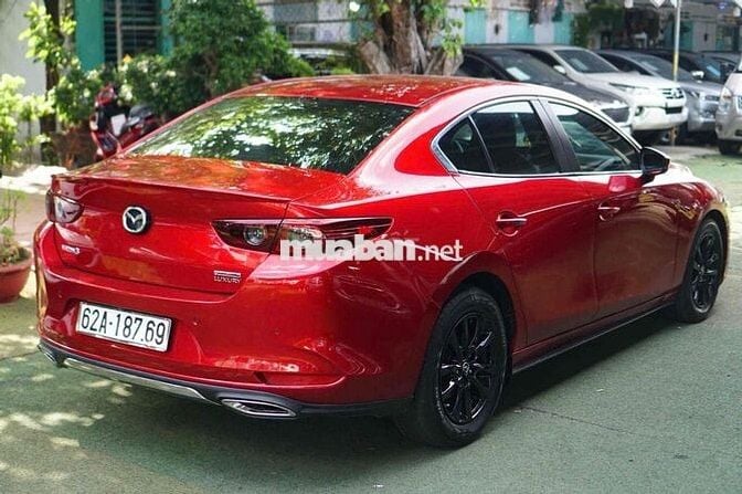 Mazda3 Luxury 2020 đỏ pha lê