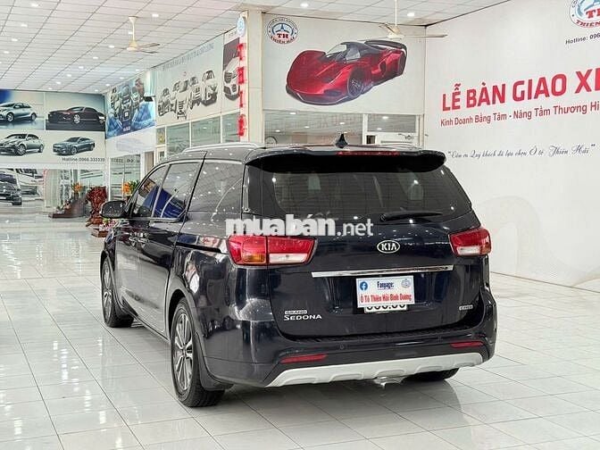 KIA SEDONA 2.2L DATH FULL DẦU 2018 Đen