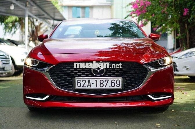 Mazda3 Luxury 2020 đỏ pha lê
