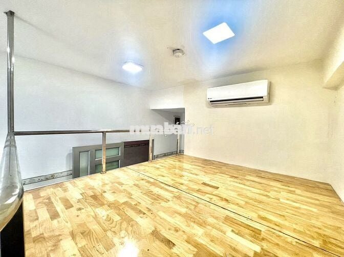 Khai Trương Phòng Gác Lửng Đón Nắng Gần Đại Học Văn Hiến