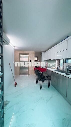 BÁN NHÀ ĐỐNG ĐA - 8 TẦNG THANG MÁY - GẦN PHỐ - OTO ĐỖ CỬA