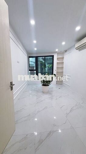 BÁN NHÀ ĐỐNG ĐA - 8 TẦNG THANG MÁY - GẦN PHỐ - OTO ĐỖ CỬA