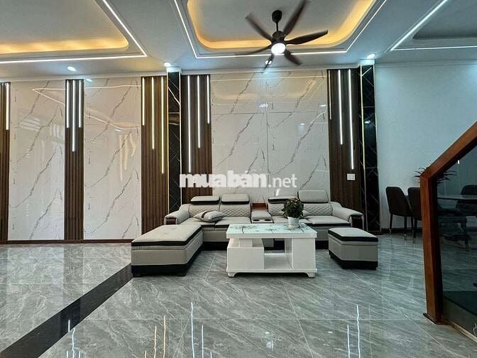 Bán nhà Sân Vườn Dt 4x17m 3PN full nội thất Tân Hiệp 17 Tân Uyên BD