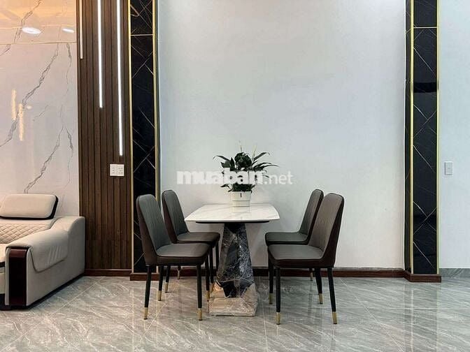 Bán nhà Sân Vườn Dt 4x17m 3PN full nội thất Tân Hiệp 17 Tân Uyên BD