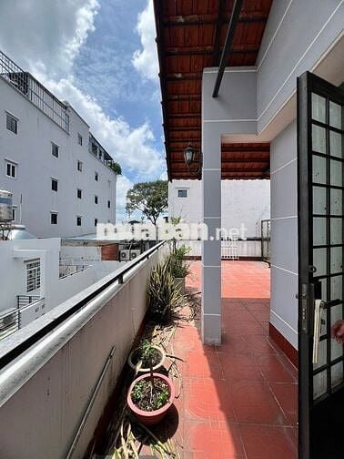 SIÊU PHẨM 2MT PHẠM VIẾT CHÁNH Q1. NGANG 15M NHÀ TRỐNG SUỐT GIÁ 5X !!!