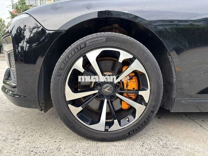 LUX A 2021 lướt 5 vạn lên nhiều đồ chơi siêu đẹp