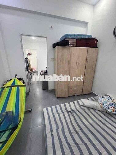 Quận 3, nhà 42m2, 3 tầng đúc 4PN, hẻm 5m xe hơi, Trường Sa - Lê Văn Sỹ