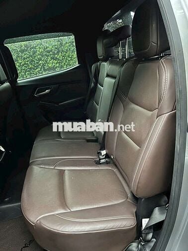 Dmax 2022 bản Type Z 2 cầu hiếm có khó tìm