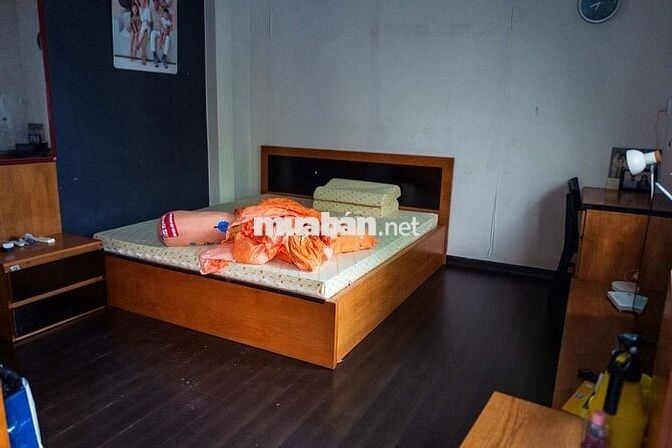 Cho thuê nhà hẻm Nhiêu Tâm gần chợ Hòa Bình, 100 m2