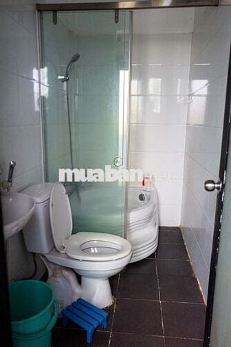 Cho thuê nhà hẻm Nhiêu Tâm gần chợ Hòa Bình, 100 m2