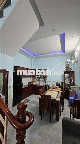 BÁN NHÀ HẺM XE HƠI GIÁP NGÃ TƯ BỐN XÃ - 4MX13M - 5 TỶ x