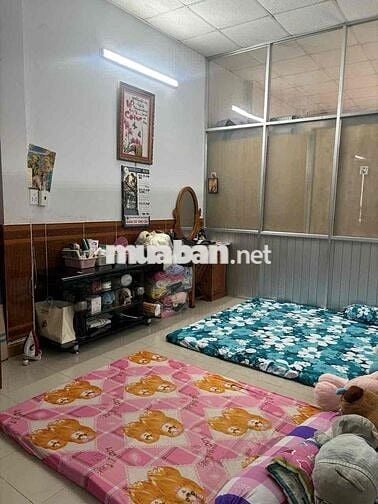 chị họ định cư qua mỹ nên bán nhà nhanh giá tốt