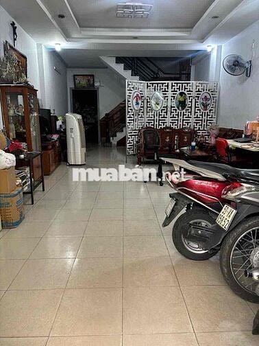 chị họ định cư qua mỹ nên bán nhà nhanh giá tốt