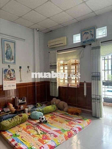 chị họ định cư qua mỹ nên bán nhà nhanh giá tốt