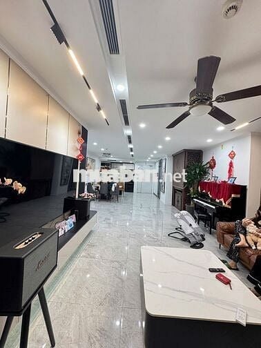 Đẹp tốt! Chung cư Thiên Nhiên Kỷ Hà Đông 62m2,2 ngủ,2vs, nội thất vip