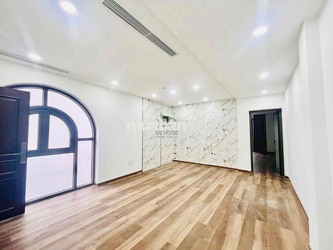 CHO THUÊ NHÀ KINH DOANH 5 TẦNG CÓ THANG MÁY ĐƯỜNG THÍCH QUẢNG ĐỨC GIÁ