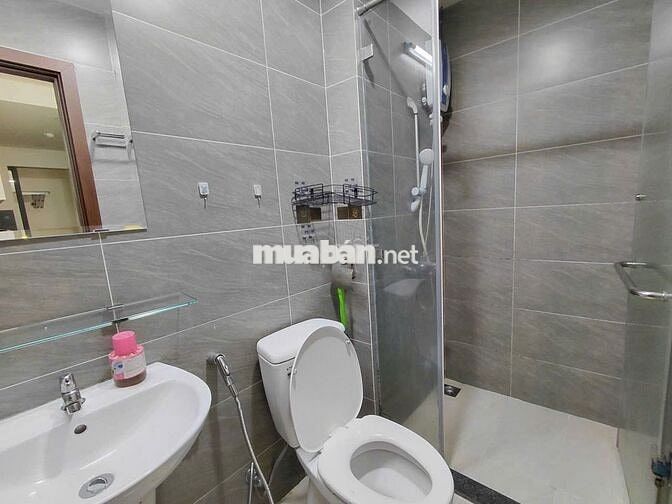 Em chuyên cho thuê Green river 3 phòng ngủ 2wc có nội thất. Gần Q5,10.