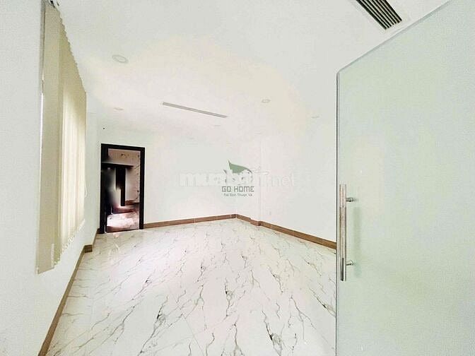 CHO THUÊ NHÀ KINH DOANH 5 TẦNG CÓ THANG MÁY ĐƯỜNG THÍCH QUẢNG ĐỨC GIÁ