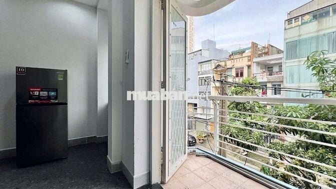 MỚI! STUDIO BAN CÔNG RỘNG, FULL NỘI THẤT GẦN NGÃ TƯ HÀNG XANH, ĐH GTVT